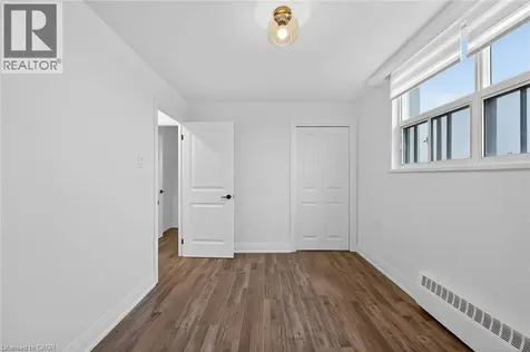 212 Kerr Street Oakville ON L6K 3B1