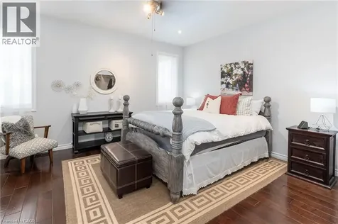 6 Macneil Court Brantford ON N3S 0G3