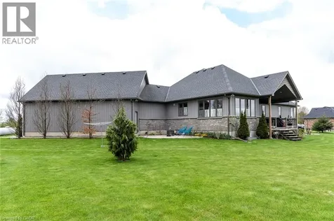 6 Macneil Court Brantford ON N3S 0G3