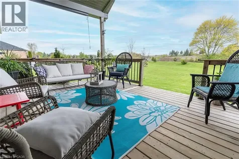 6 Macneil Court Brantford ON N3S 0G3
