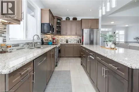6 Macneil Court Brantford ON N3S 0G3