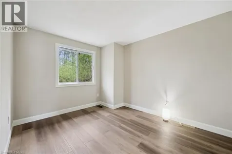 219 Kingswood Drive Kitchener ON N2E 3J4