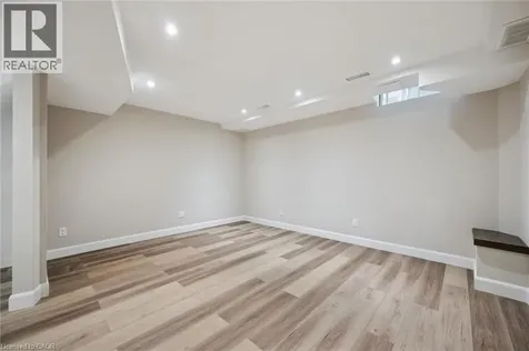 219 Kingswood Drive Kitchener ON N2E 3J4