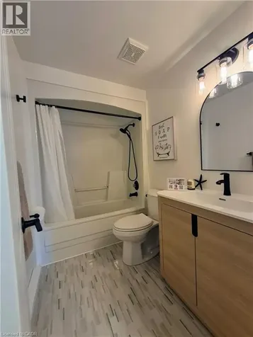 219 Kingswood Drive Kitchener ON N2E 3J4