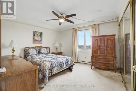 158B Mcarthur Avenue Ottawa ON K1L 8C9