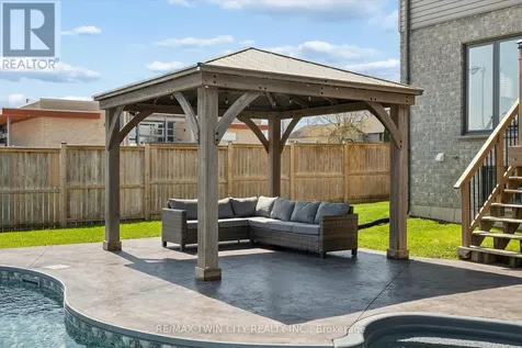 27 River Run Road Mapleton ON N0G 1P0