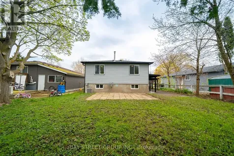 41 Helene Crescent Waterloo ON N2L 5E6