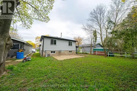 41 Helene Crescent Waterloo ON N2L 5E6