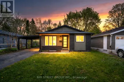 41 Helene Crescent Waterloo ON N2L 5E6