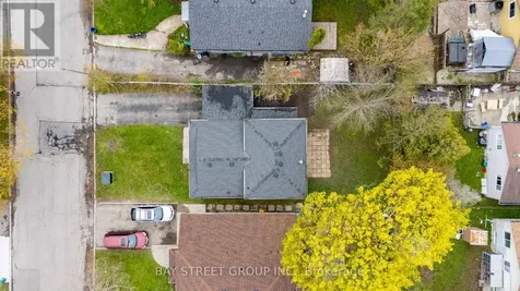 41 Helene Crescent Waterloo ON N2L 5E6