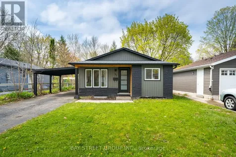 41 Helene Crescent Waterloo ON N2L 5E6