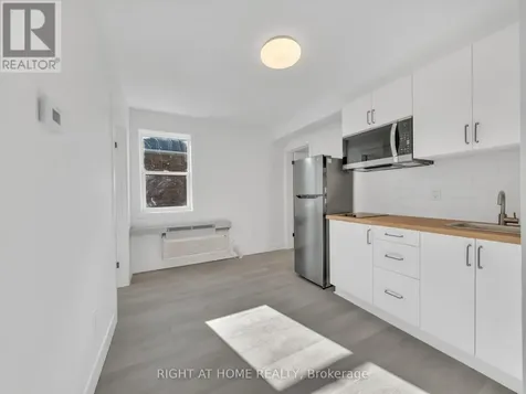 1804 Drouillard Road Windsor ON N8W 3X5