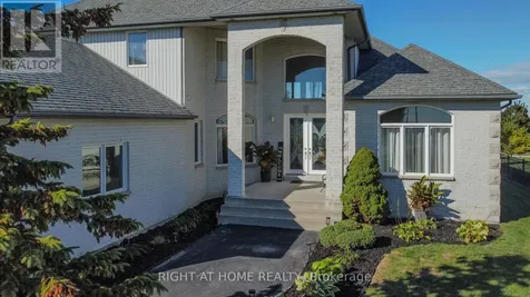 843 County Road 2 Lakeshore ON N0R 1A0