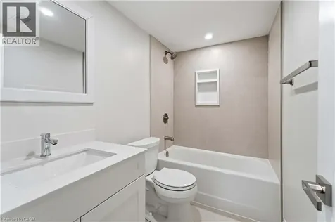 124 Mcelroy Road East Hamilton ON L9A 1Y9