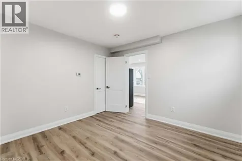 124 Mcelroy Road East Hamilton ON L9A 1Y9