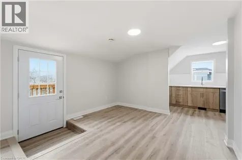 124 Mcelroy Road East Hamilton ON L9A 1Y9