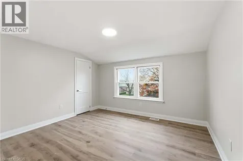 124 Mcelroy Road East Hamilton ON L9A 1Y9