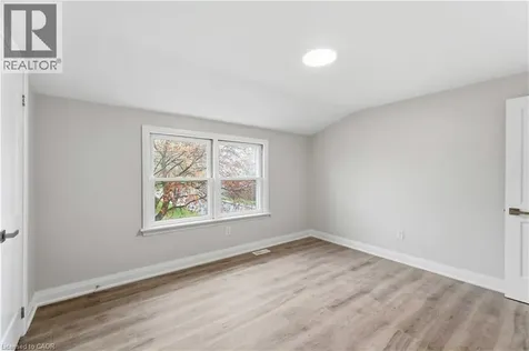 124 Mcelroy Road East Hamilton ON L9A 1Y9