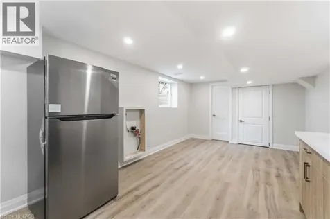 124 Mcelroy Road East Hamilton ON L9A 1Y9