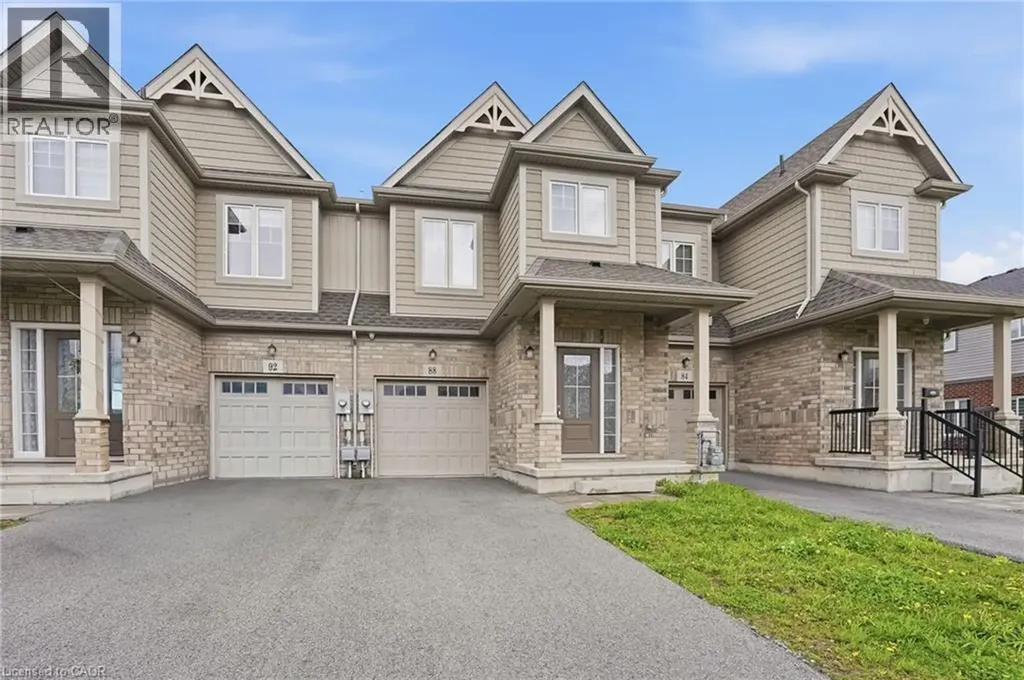 88 Sycamore Street Welland ON L3C 0H8