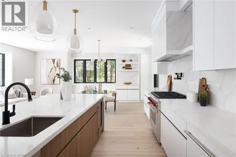 52 Roxborough Drive Toronto ON M4W 1X1