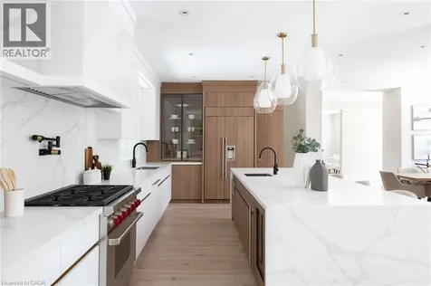 52 Roxborough Drive Toronto ON M4W 1X1