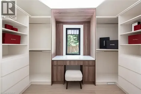 52 Roxborough Drive Toronto ON M4W 1X1