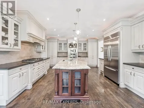 105 Eden Vale Drive South King ON L7B 1L9