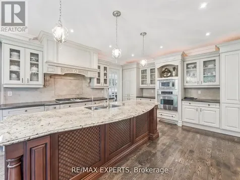 105 Eden Vale Drive South King ON L7B 1L9