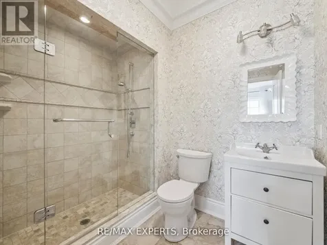 105 Eden Vale Drive South King ON L7B 1L9