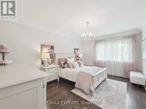 105 Eden Vale Drive South King ON L7B 1L9