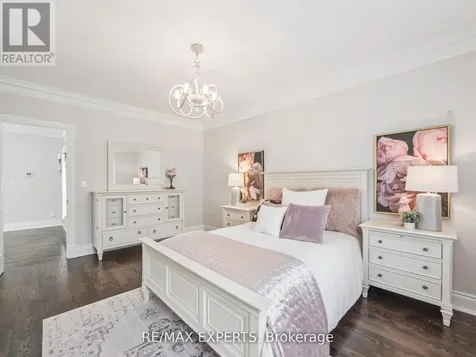 105 Eden Vale Drive South King ON L7B 1L9