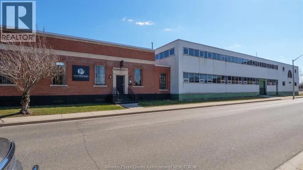980 Mcdougall Windsor ON N9A 3X3