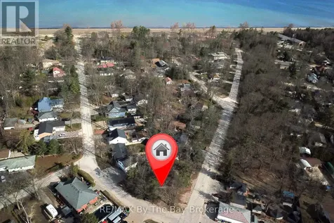 122 24th Street N W/s Street Wasaga Beach ON L9Z 2E8