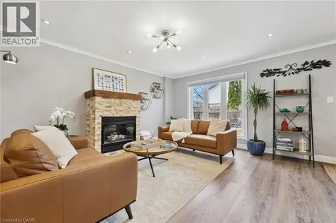 395 Maidstone Crescent Oakville ON L6M 1C1