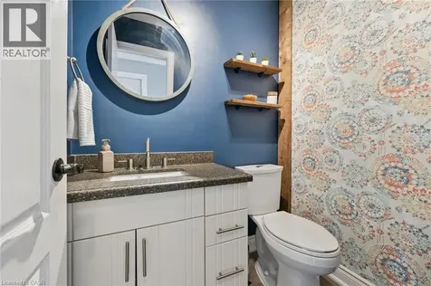 395 Maidstone Crescent Oakville ON L6M 1C1
