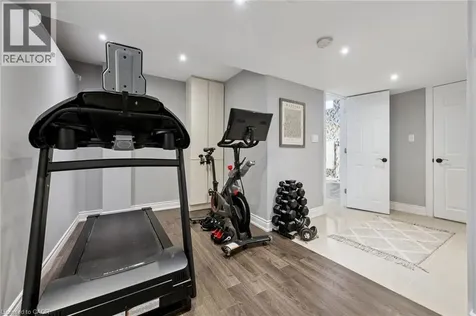 395 Maidstone Crescent Oakville ON L6M 1C1