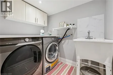 395 Maidstone Crescent Oakville ON L6M 1C1