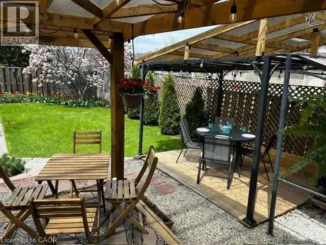 395 Maidstone Crescent Oakville ON L6M 1C1