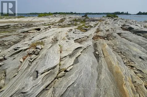 322C Myrtle Island Carling ON P0G 1G0
