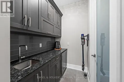 15 Tierney Drive Ottawa ON K2J 4W2