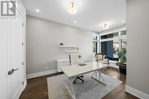 15 Tierney Drive Ottawa ON K2J 4W2