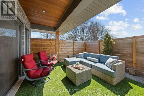 15 Tierney Drive Ottawa ON K2J 4W2