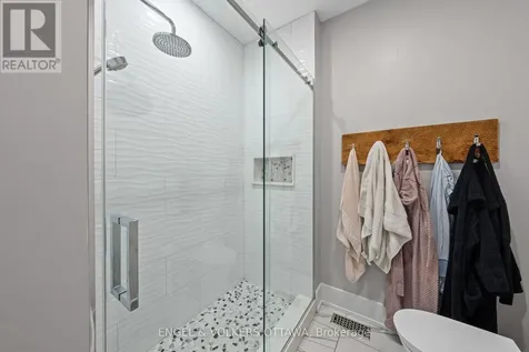 15 Tierney Drive Ottawa ON K2J 4W2