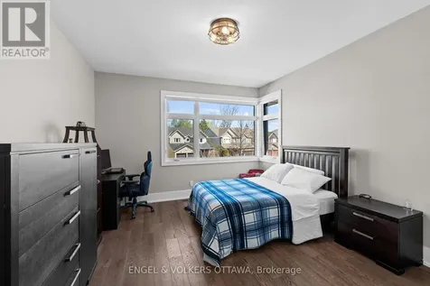 15 Tierney Drive Ottawa ON K2J 4W2