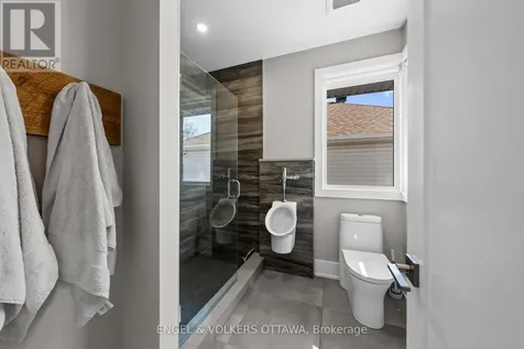 15 Tierney Drive Ottawa ON K2J 4W2