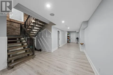 15 Tierney Drive Ottawa ON K2J 4W2