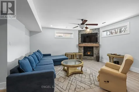 15 Tierney Drive Ottawa ON K2J 4W2