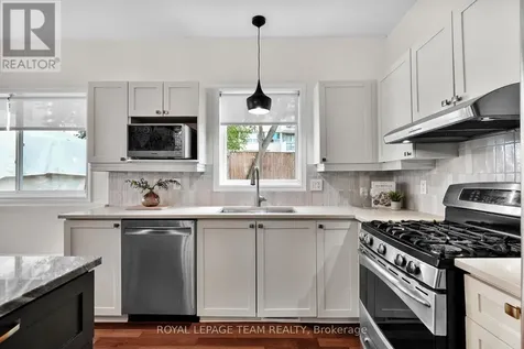 2122 Saunders Avenue Ottawa ON K2A 4C7