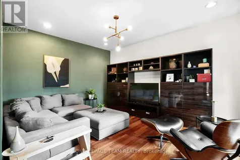 2122 Saunders Avenue Ottawa ON K2A 4C7